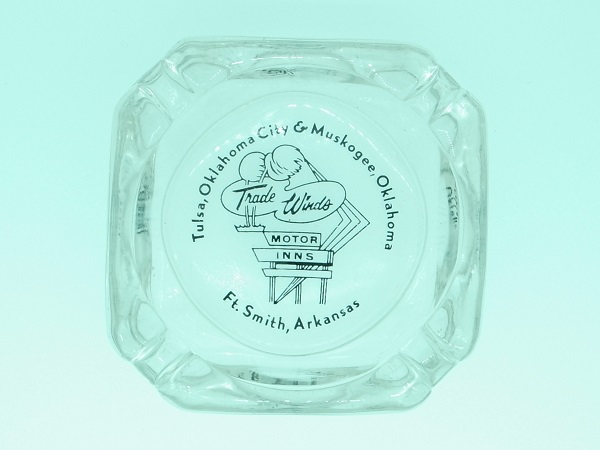 VINTAGE TRADE WINDS MOTOR INNS ASHTRAY