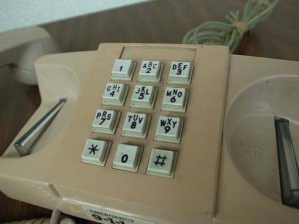 VINTAGE GTE AE TELEPHONE