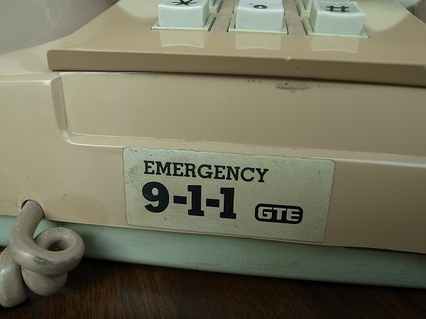 VINTAGE GTE AE TELEPHONE