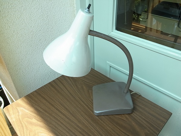 VINTAGE DESK LAMP