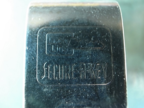 SECURE-A-KEY WIDE BELT