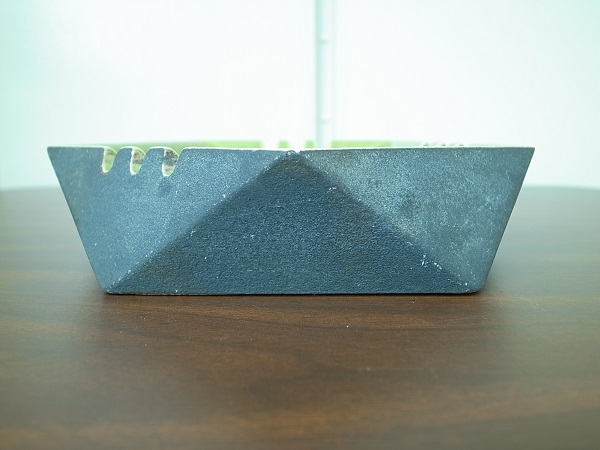 MID CENTURY MODERN HYALYN STAR ASHTRAY 780