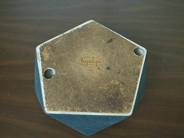 MID CENTURY MODERN HYALYN STAR ASHTRAY 780