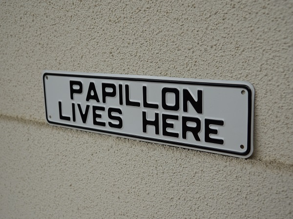 VINTAGE DEAD STOCK ALUMINUM DOG SIGN PAPILLON