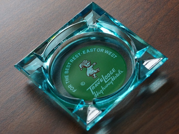 VINTAGE TRAVE LODGE ASHTRAY
