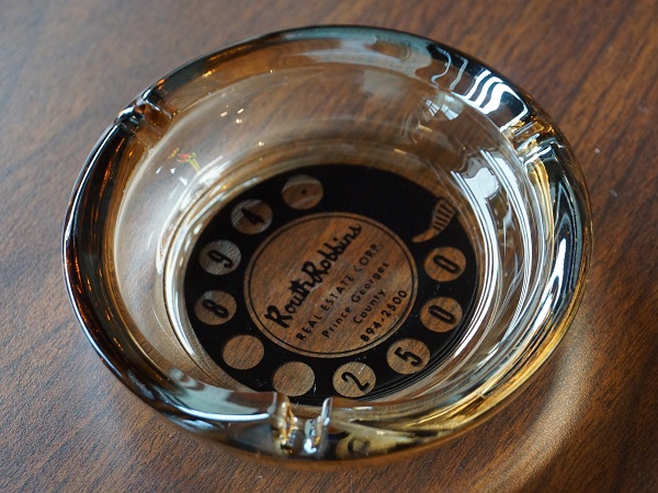 VINTAGE 1960'S ASHTRAY ROUTH ROBBINS