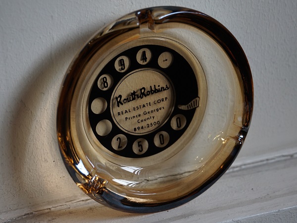 VINTAGE 1960'S ASHTRAY ROUTH ROBBINS