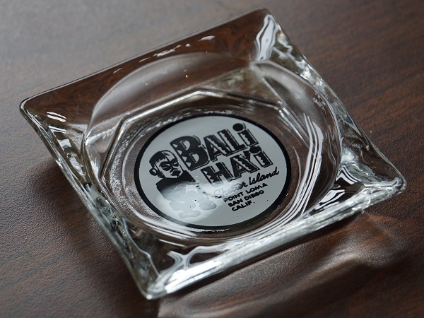 MID CENTURY 1950'S BALI HAI ASHTRAY