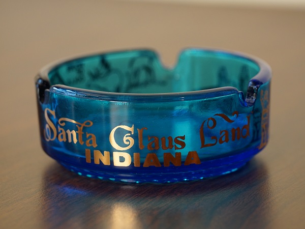 VINTAGE SANTA CLAUS LAND ASHTRAY