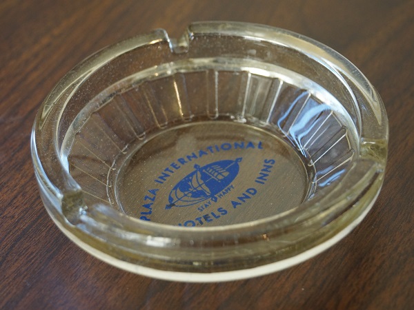VINTAGE PLAZA INTERNATIONAL HOTEL ASHTRAY
