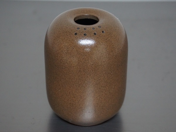 VINTAGE HEATH CERAMICS PEPPER OR SALT SHAKER