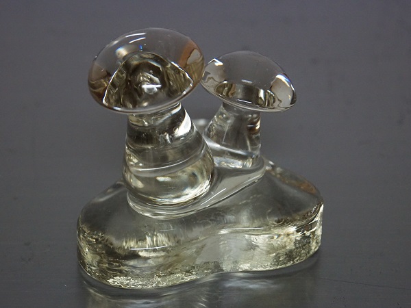 VINTAGE MUSHROOM PAPER WEIGHT